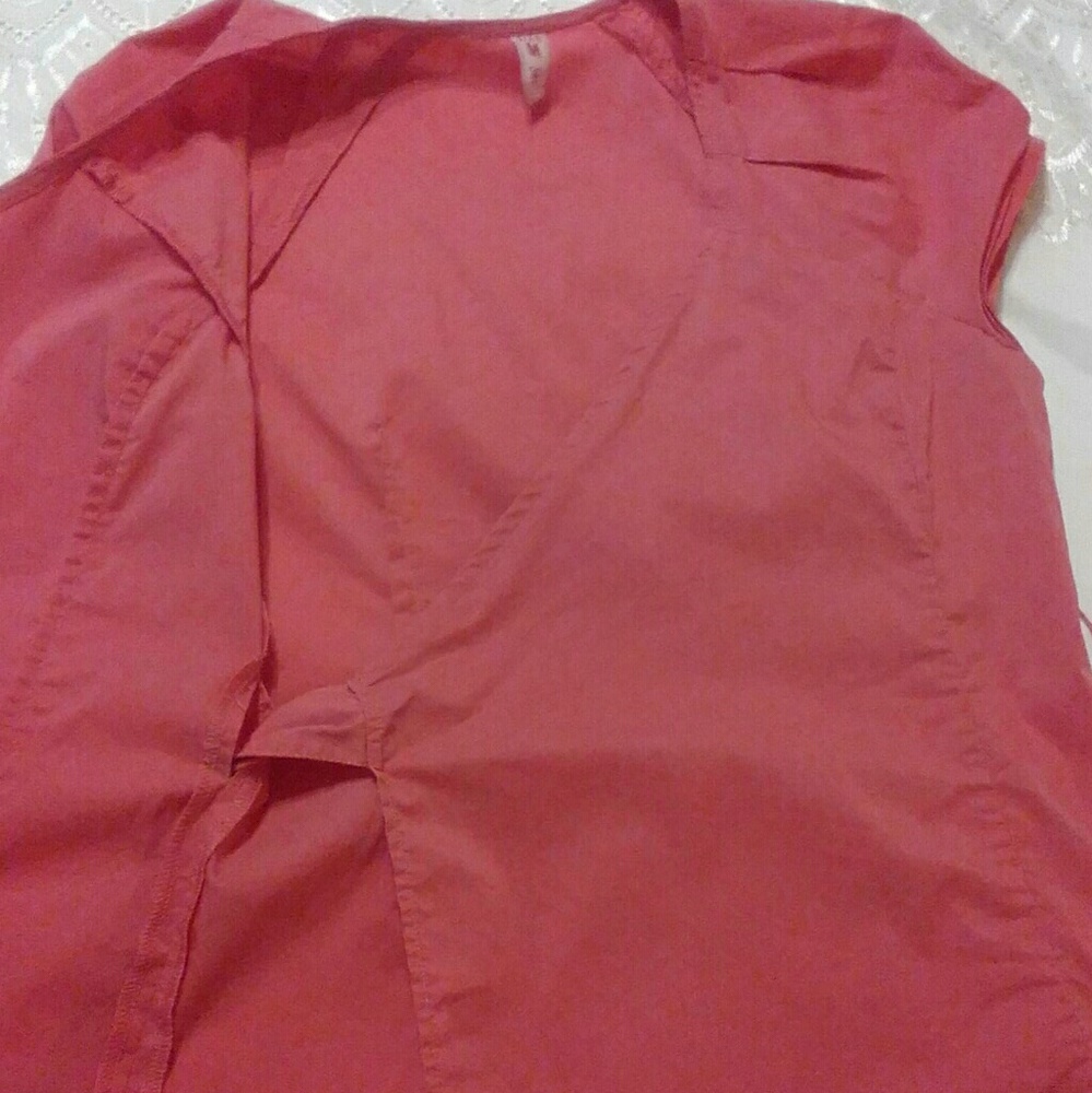 shirt - Picture 2 of 3